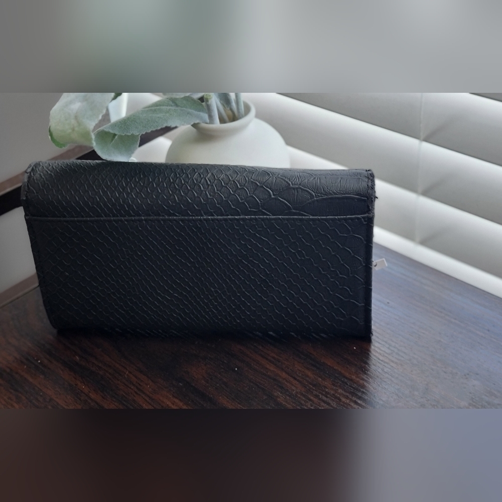 Black Wallet - Picture 2 of 8